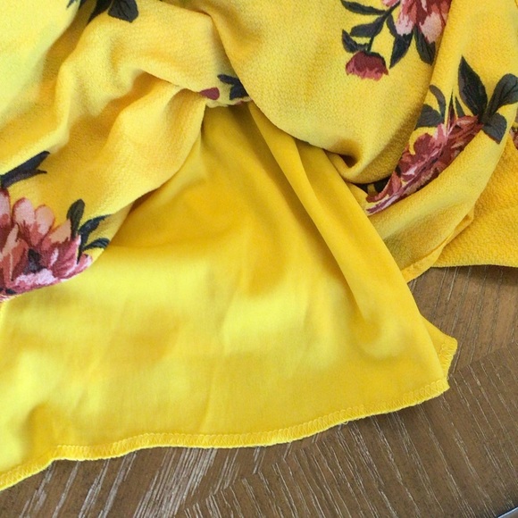 Toxik3 Yellow Floral Off The Shoulder Long Sleeve Romper Size Medium - Picture 9 of 11